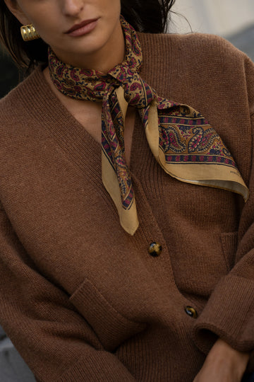 Alda Olivara scarf