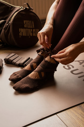 Dark brown Zeno Pilates socks