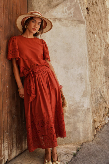 Falda roja toscana de Bradshow