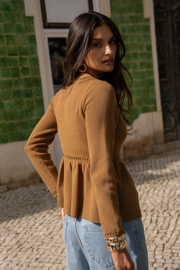 Arlone Peplum Knit Cardigan Caramel – Maison Stella & Suzie