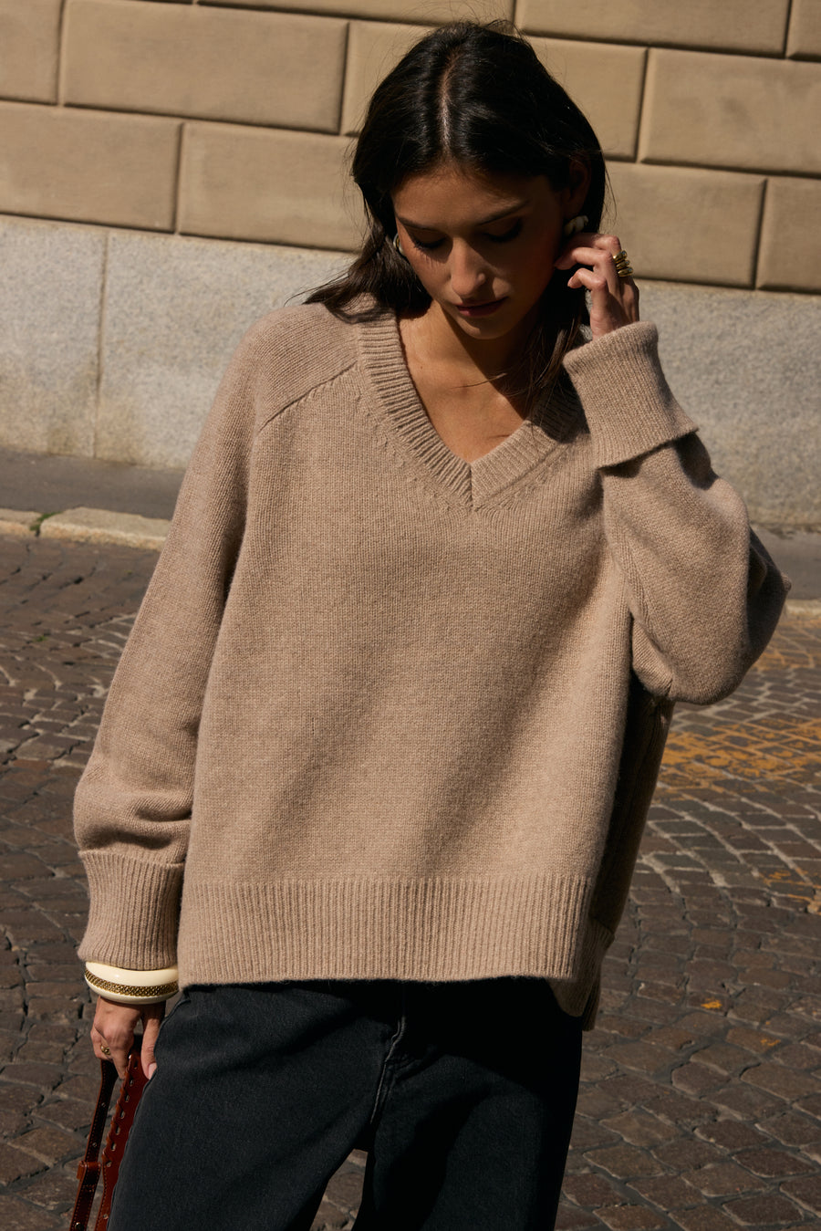 Aubray greige V-neck sweater