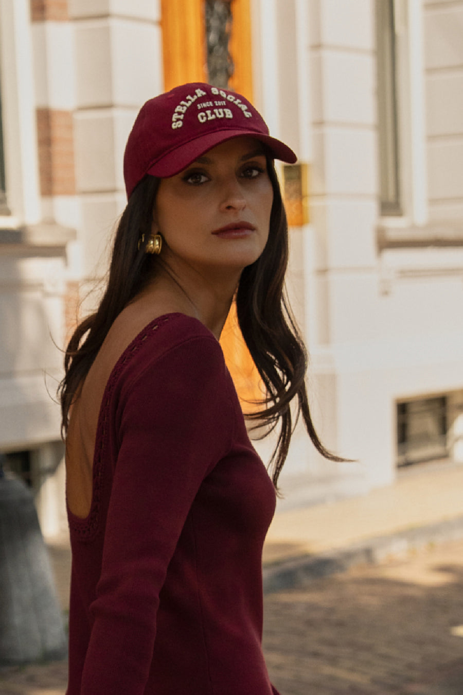 Laurene rouge blason cap