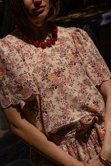 Top Krysta Embroidered Floral