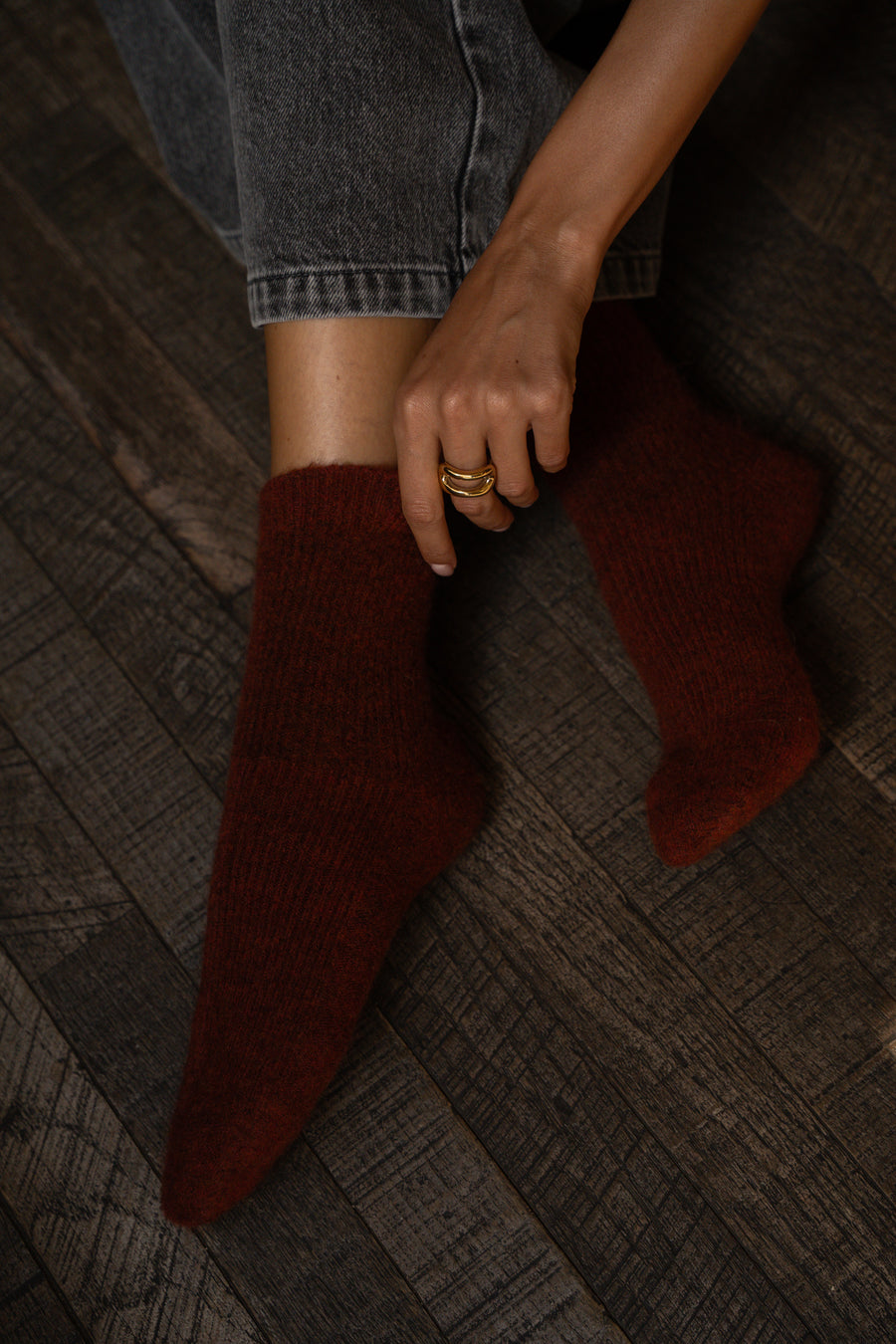 Theodora brick-colored socks