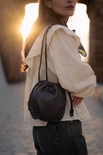 Betyna brown drawstring bag