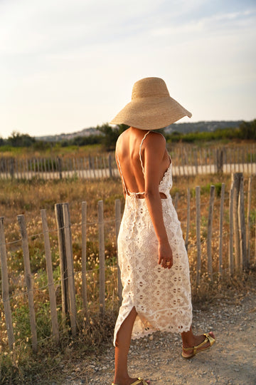 Vestido Cruz de guipur color crudo