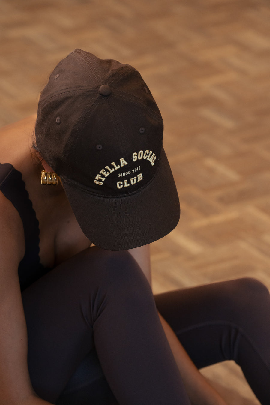 Laurene brown cap